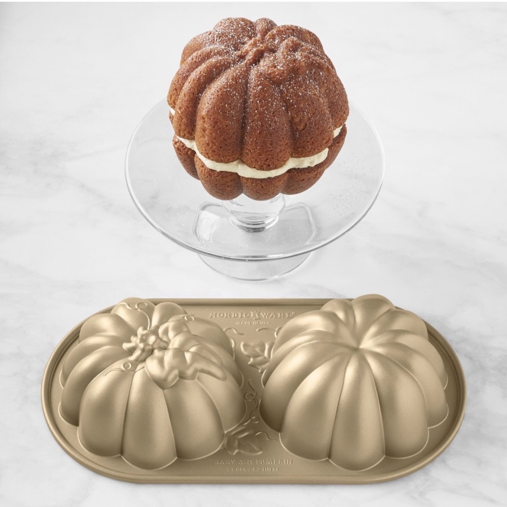 NWT Nordic Ware Nonstick Cast Aluminum 3D Baby Pumpkin Pan